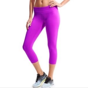 Athleta Magenta Purple Capri Leggings Size Small